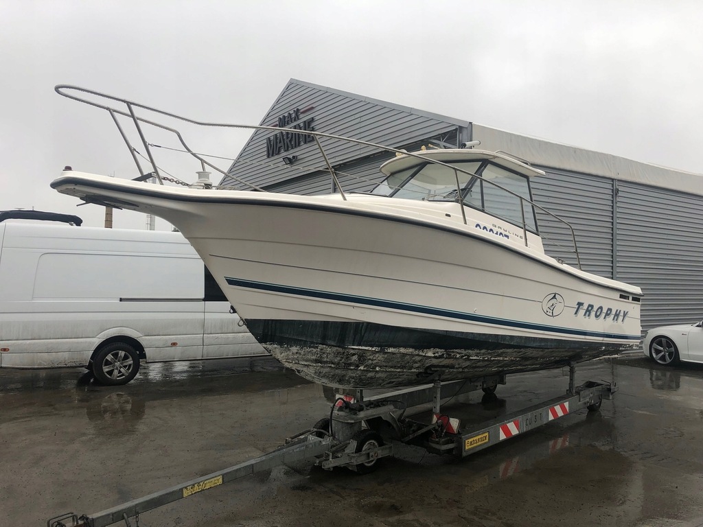 Łódź motorowa BAYLINER TROPHY 2352 z 1996r.