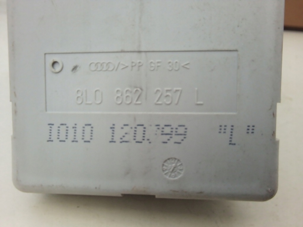 Pompa centralnego zamka Audi OE 8L0862257L