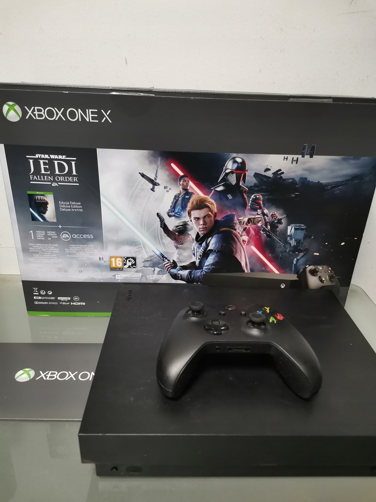 Konsola Xbox One X 1 TB + FIFA 20