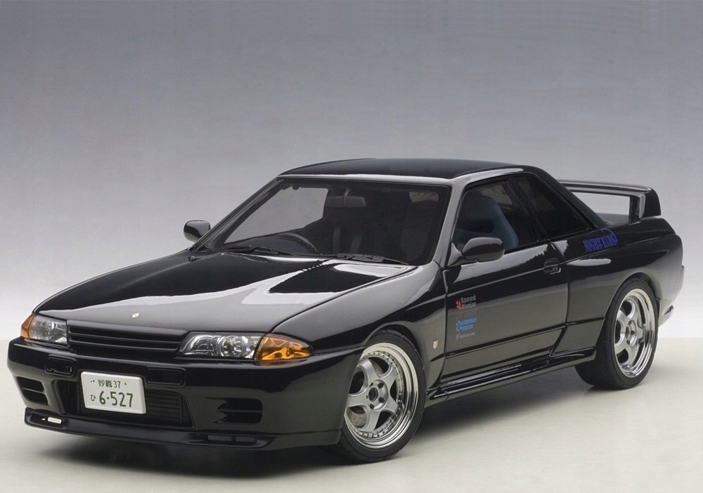 AUTOART NISSAN SKYLINE GT-R (R32) V-SPEC INITIAL D