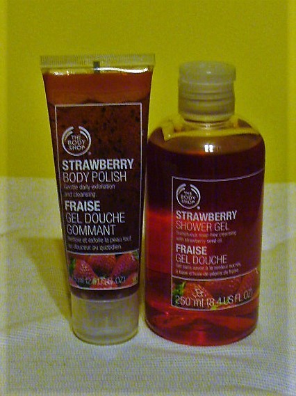 THE BODY SHOP, STRAWBERRY SHOWER GEL + BODY POLISH