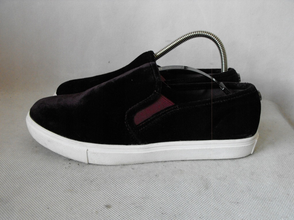 STEVE MADDEN MARKOWE AKSAMITNE TRAMPKI 36,5