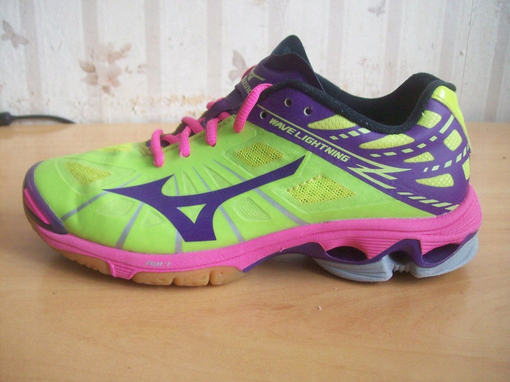 MIZUNO WAVE LIGHTNING ROZ.EU-37