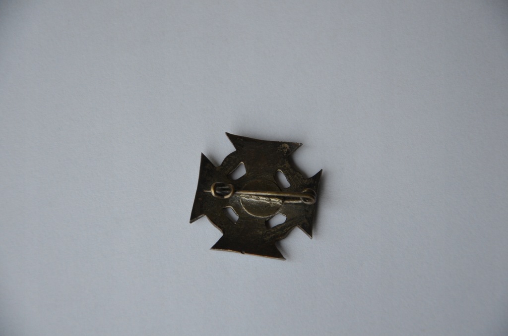 Krzyż Harcerski z agrafką, liście dębowe z obu str