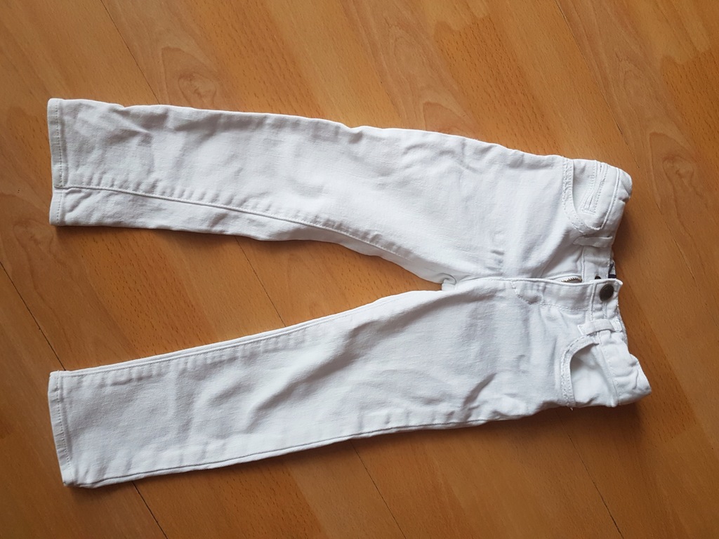 spodnie jeansowe biale rurki rozm 104 GAP