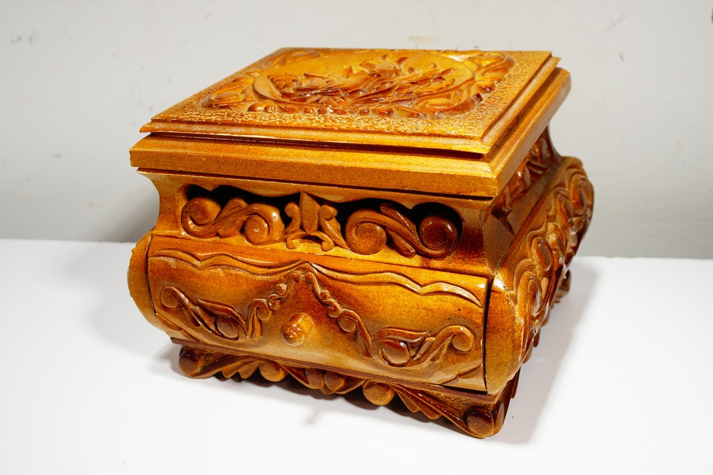 Stare Drewniane Ręcznie Robione Pudełko na Biżuterię Szkatułka