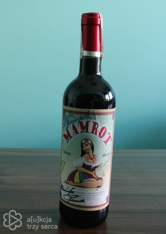 "Ranczo"-wino mamrot z podpisami panów z ławeczki