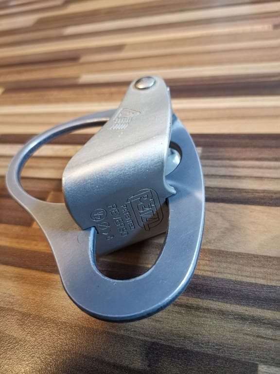 PETZL reverso przyrząd asekuracyjno zjazdowy