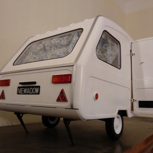 Maluch FIAT 126p i przyczepa Niewiadów DEAGOSTINI