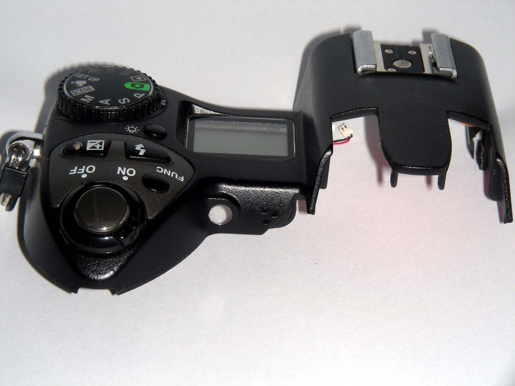 Nikon Coolpix 8800 VR - górna obudowa