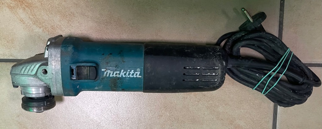 SZLIFIERKA KĄTOWA MAKITA 9558HNR 125MM 840W 2022R