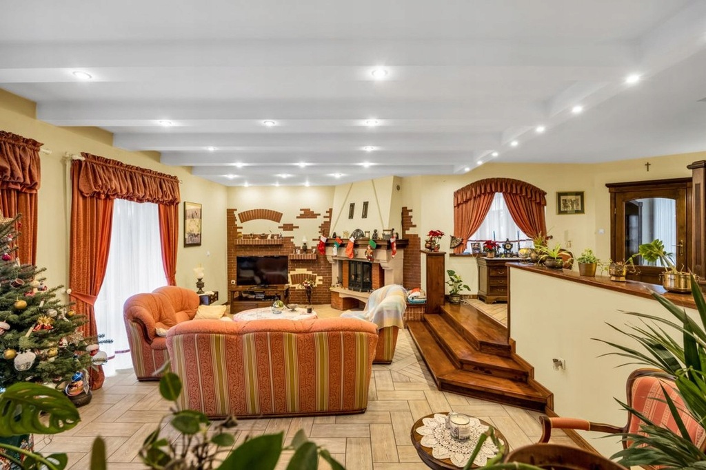 Dom, Piastów, Pruszkowski (pow.), 336 m²