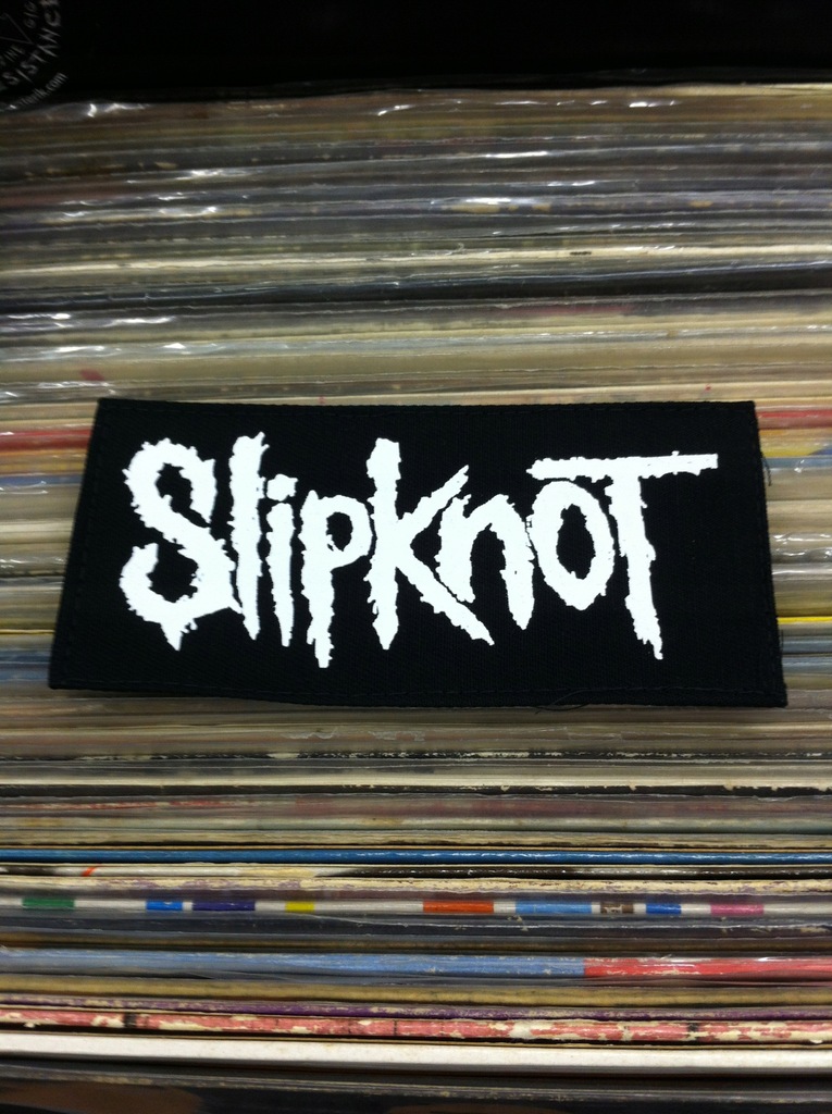 SLIPKNOT logo NASZYWKA biała