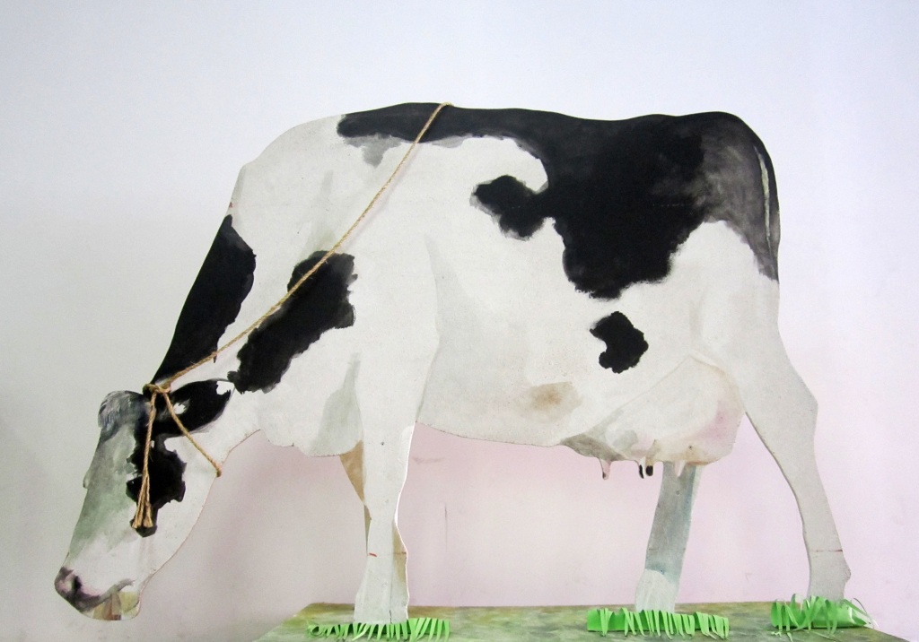 Krowa z płyty wiórowej - ręcznie wykonana