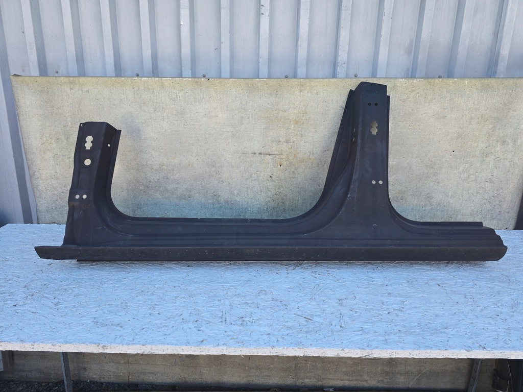 SKODA SUPERB III 3V PRÓG SŁUPEK LEWY POSZYCIE NOWE 3V9809605