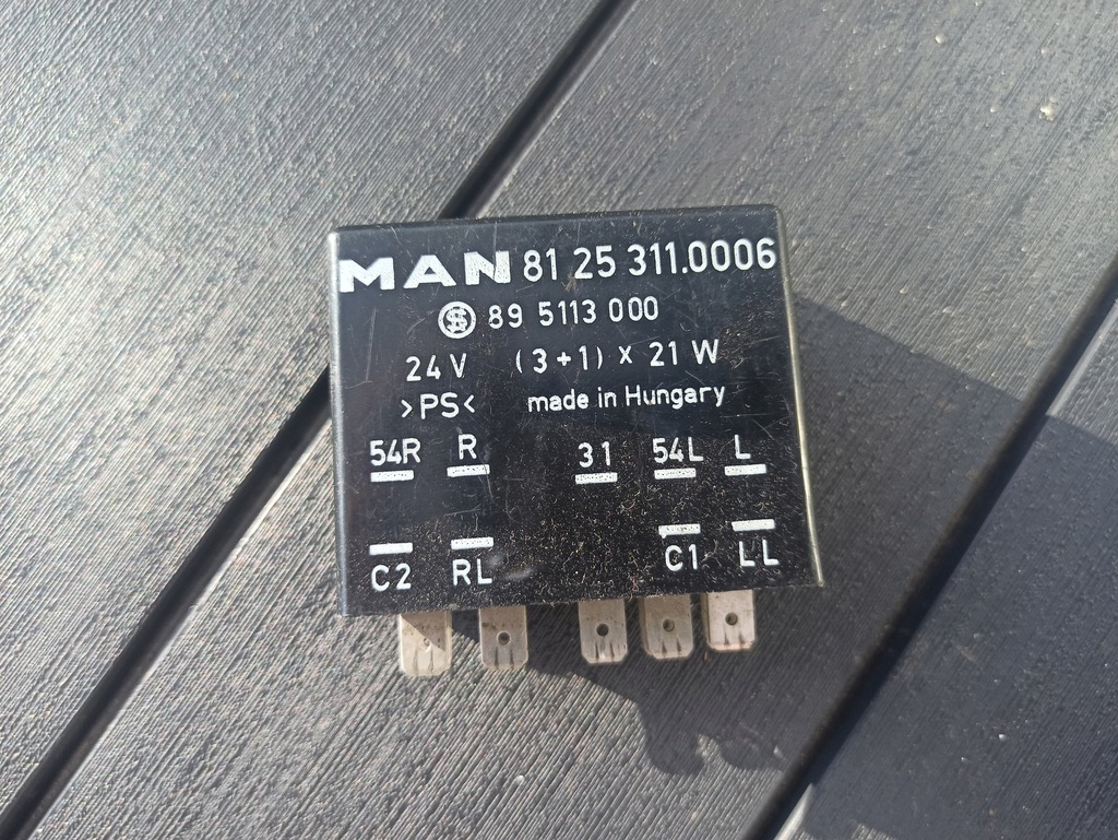 PRZERYWACZ KIERUNKOWSKAZÓW MAN F2000 81253110006
