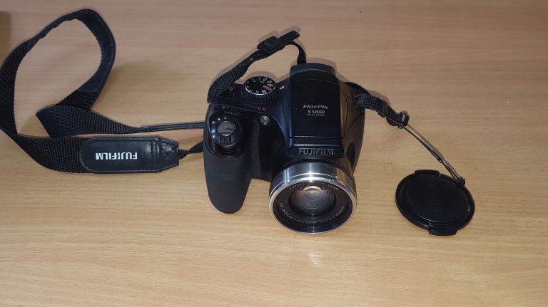 APARAT FUJIFILM FINEPIX S5800