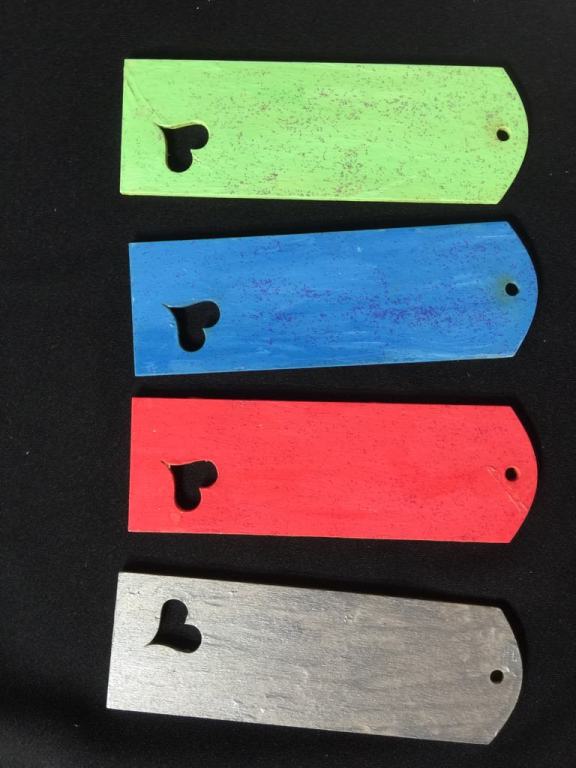 Zestaw 4 kolorowych zakładek wykonanych z drewna