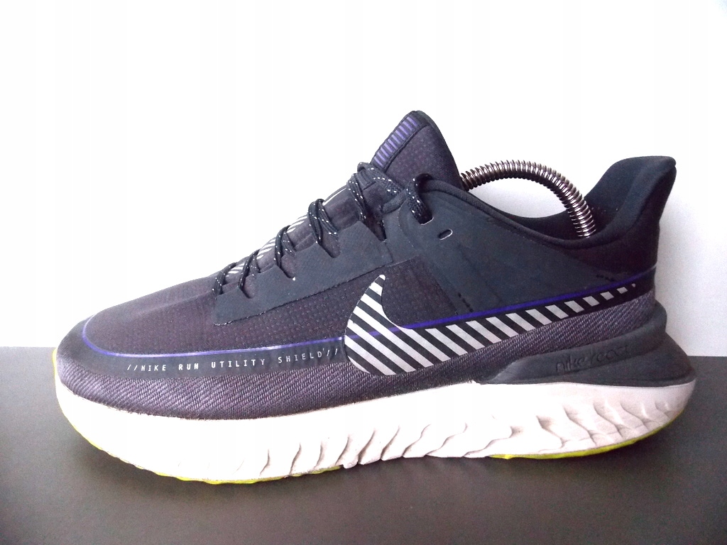 nike run utility shield men's