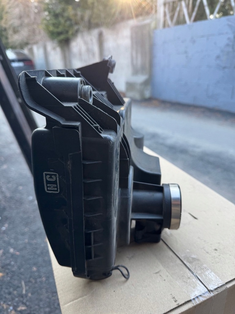 TOYOTA PRIUS II OBUDOWA FILTRA POWIETRZA 100140-6970 17751-21120