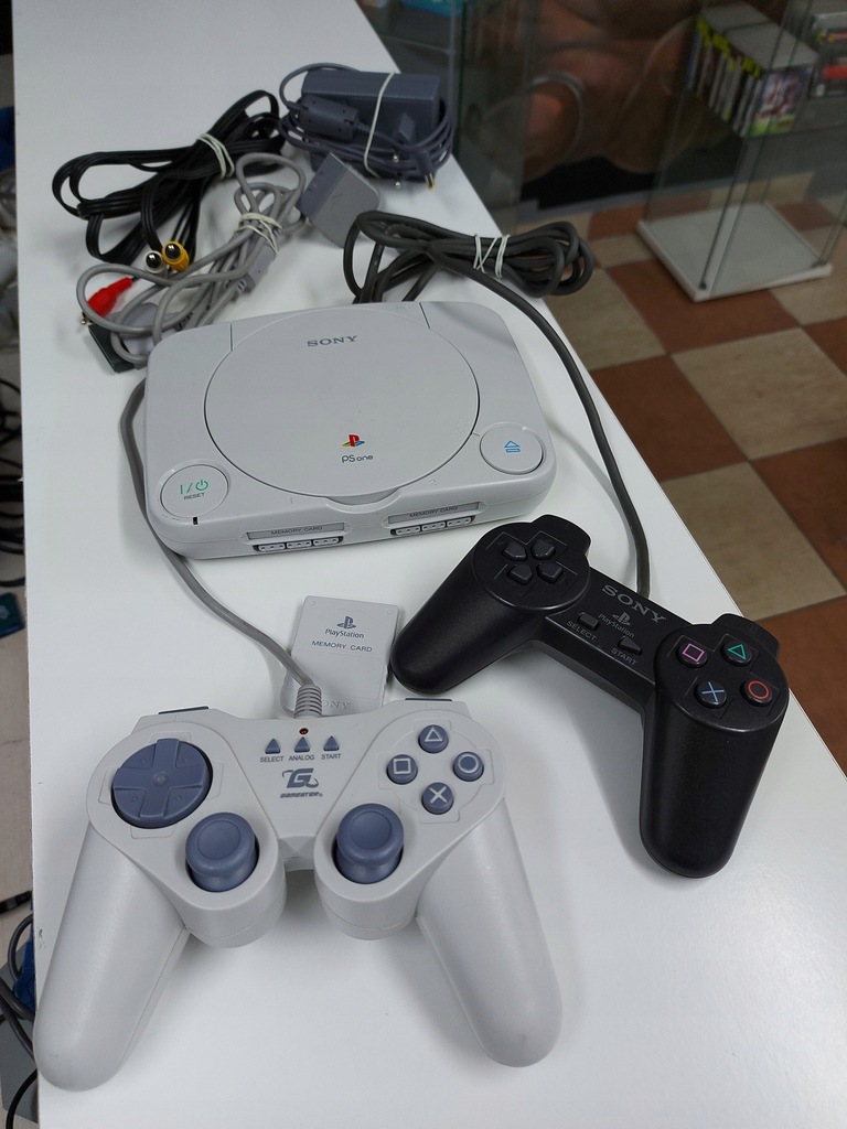 PLAYSTATION PS one SCPH-102 2x PAD KARTA