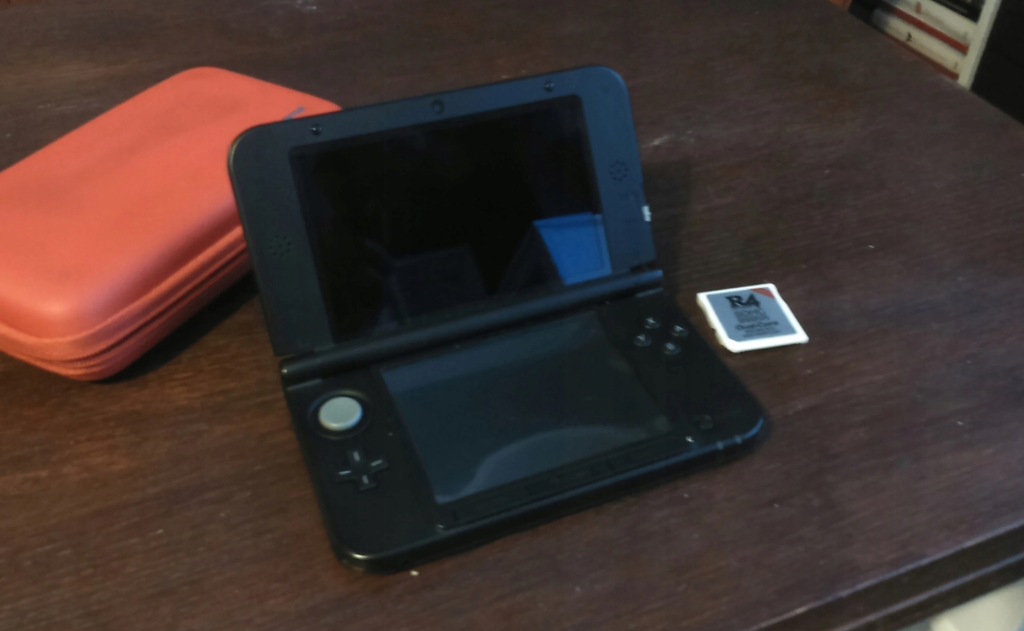 Konsola Nintendo 3DS XL czerwony