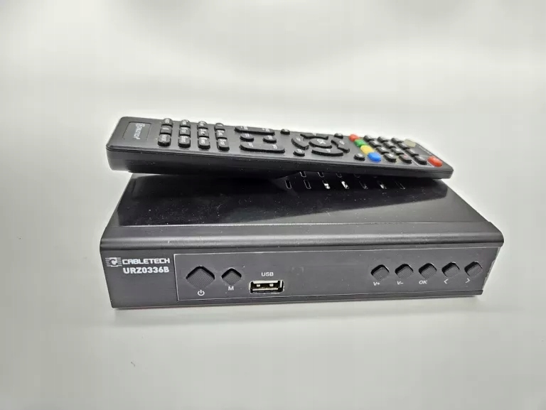 DEKODER DVBT2 CABLETECH URZ0336B PUDEŁKO