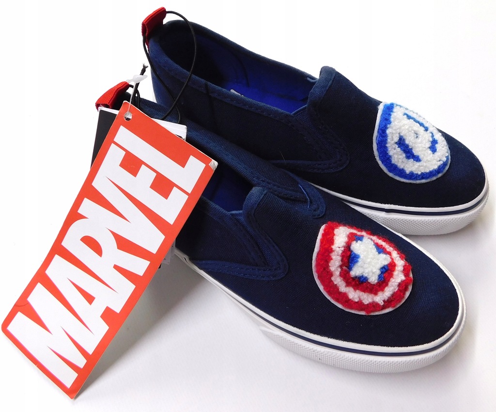 TRAMPKI CHŁOPIĘCE RESERVED MARVEL 29 WKŁ 18,5 CM