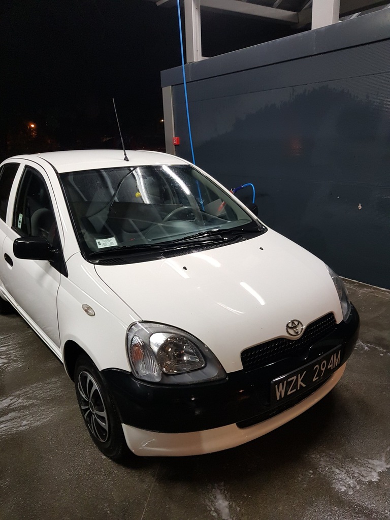 TOYOTA YARIS 1.0 1999R I WŁAŚCICIEL CZARNE TABLICE