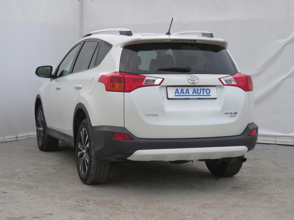 Купить Toyota RAV 4 2.0 D-4D, автосалон Польша, авторизованный сервисный центр: отзывы, фото, характеристики в интерне-магазине Aredi.ru