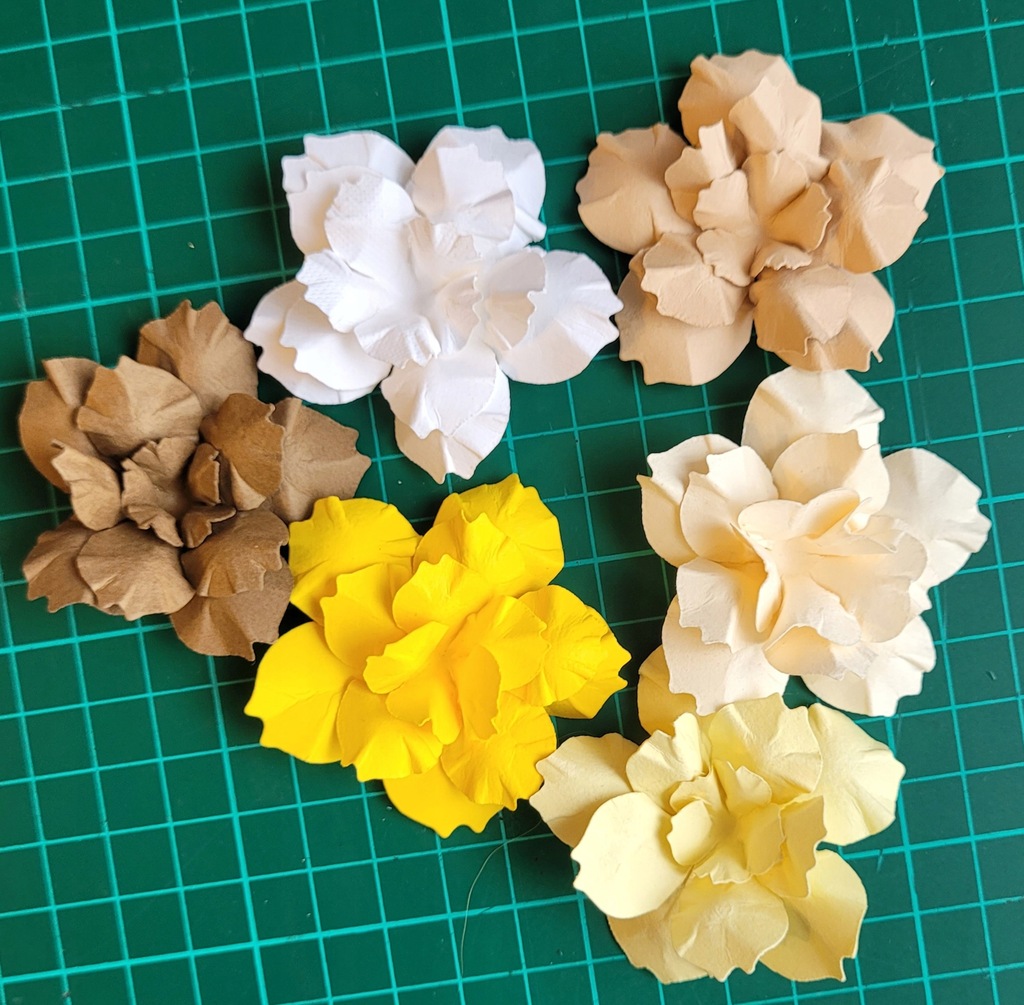 Zestaw kwiatów z papieru ZK12