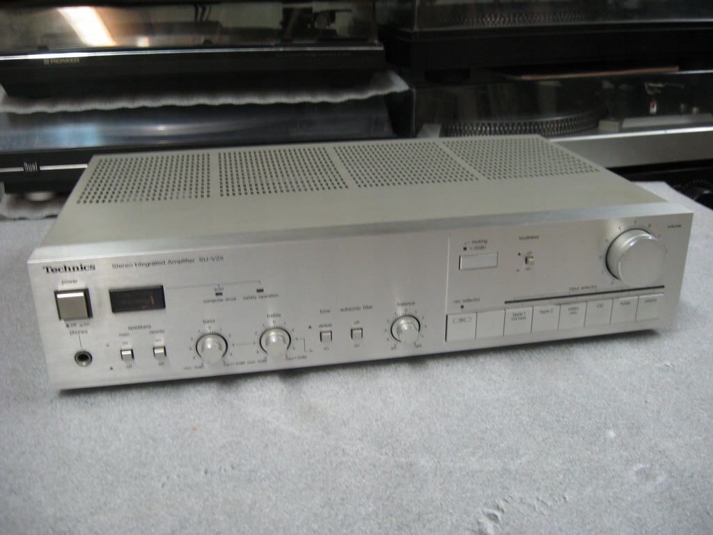 Wzmacniacz TECHNICS SU - V2X - AA .