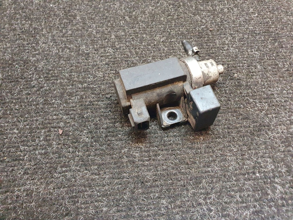 Audi A4 S4 B6 8E 8H 2003 Zawór podciśnienia / Elektrozawór turbiny