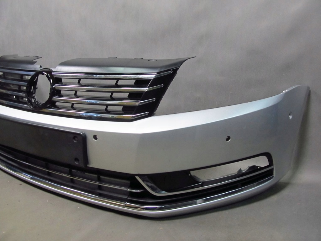Zderzak przedni VW Passat B7 10 -14 PDC-6 LA7W