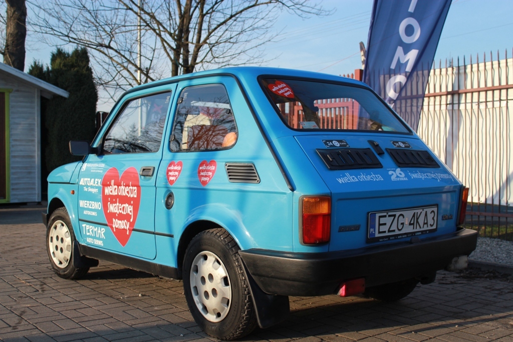 Wyjątkowy Fiat 126 ELX "Maluch" z autografami 2130174896