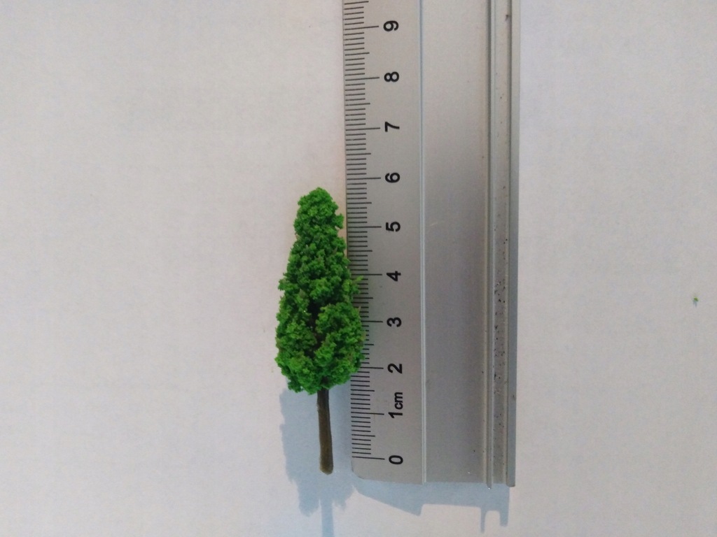 drzewo na makiete nowe wysokość 5,5 cm.-5 sztuk