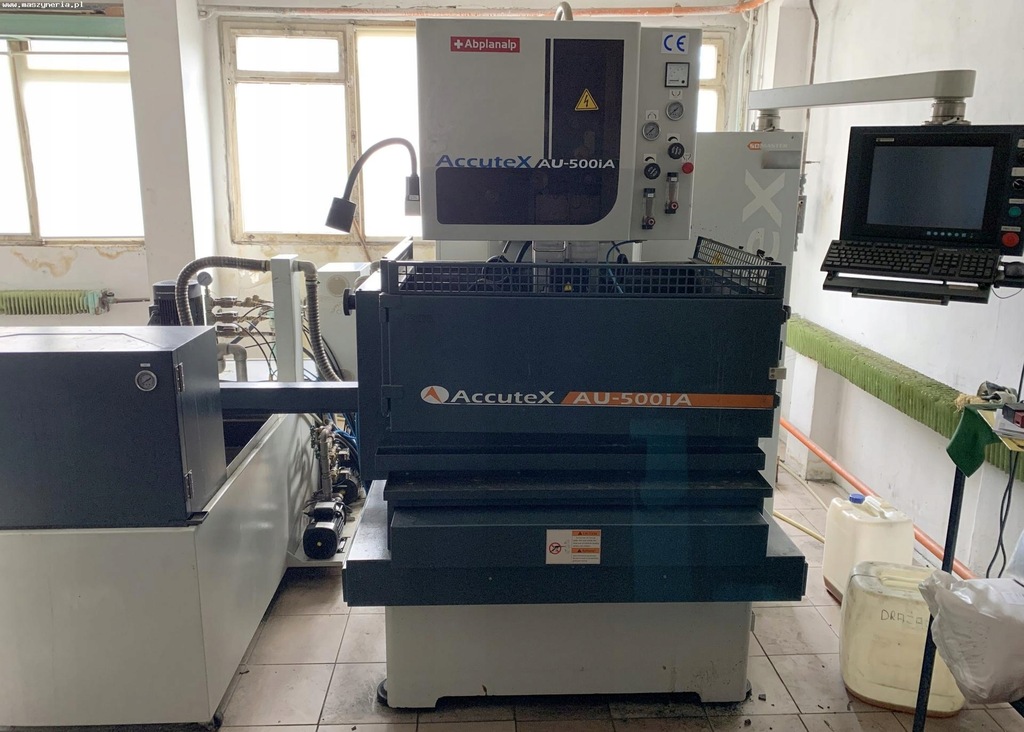 Elektrodrążarka drutowa ACCUTEX AU-500iA