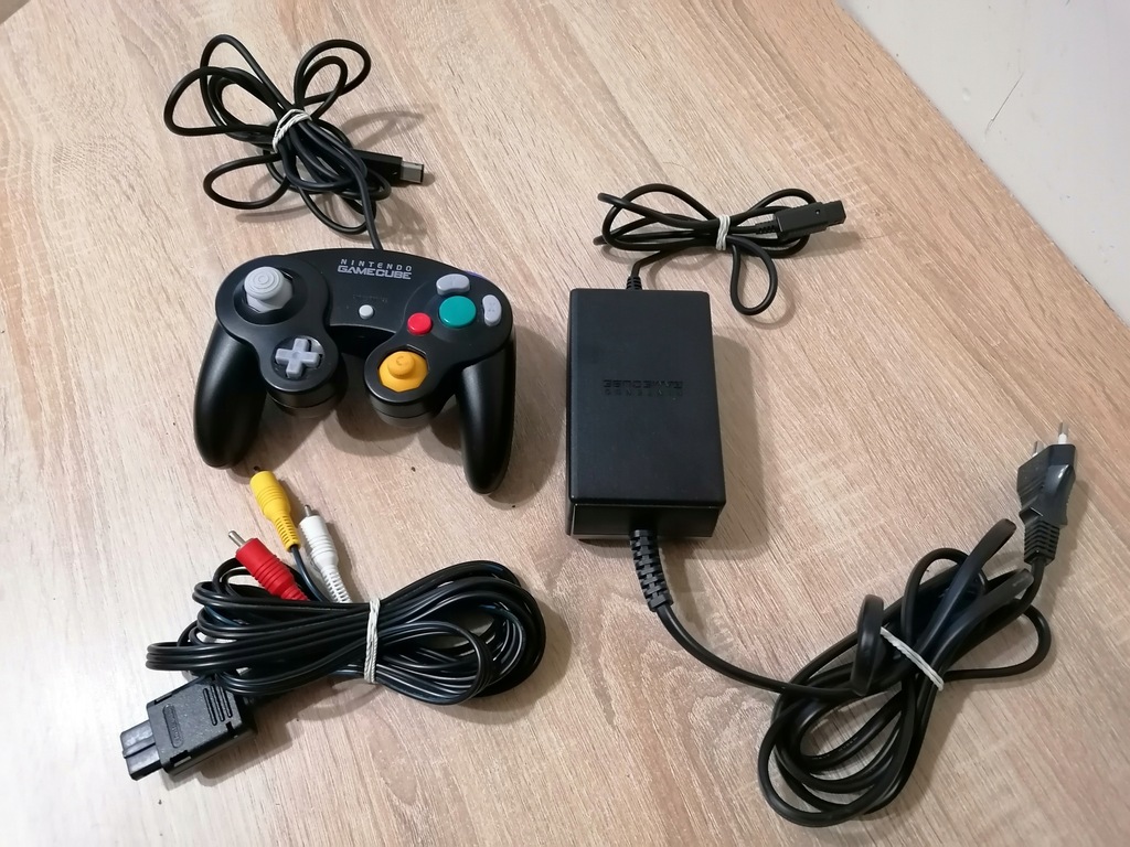 NINTENDO GAME CUBE PAD + ZASILACZ + KABEL TV ORG.