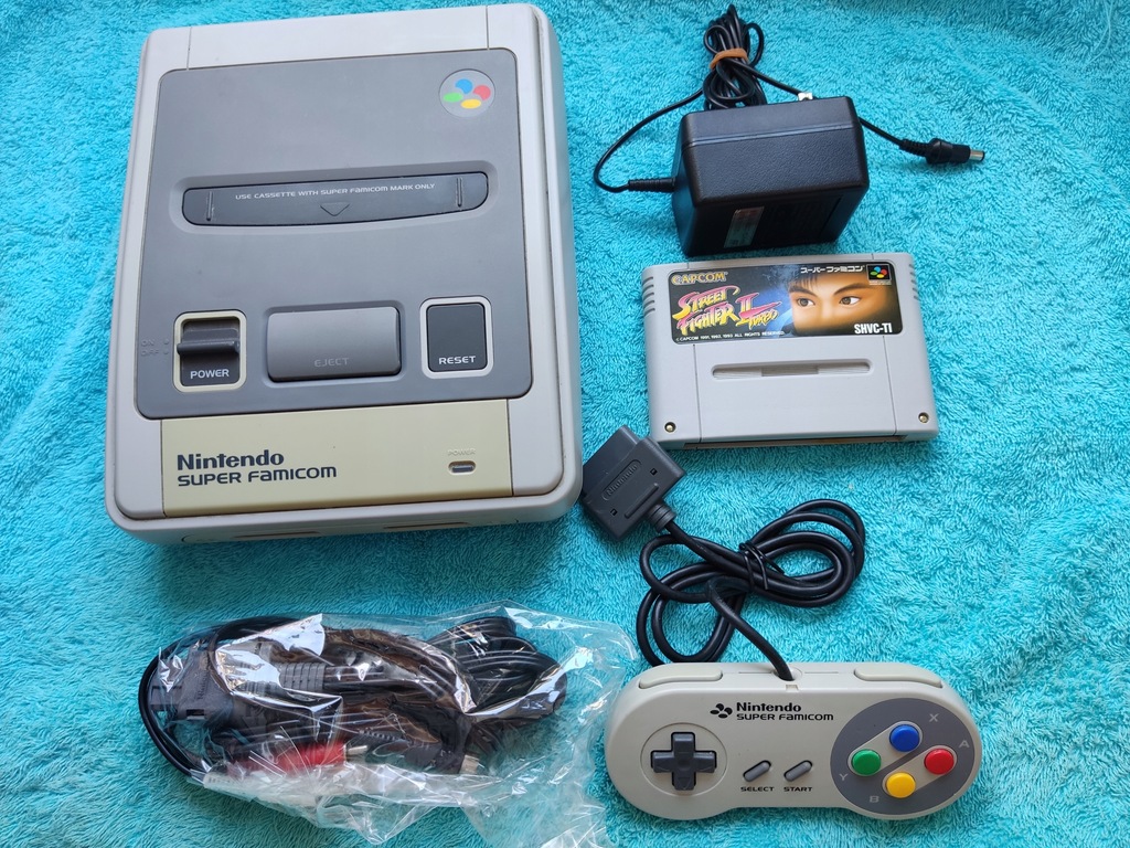 Konsola Super Famicom+pad+kable+Street Fighter II