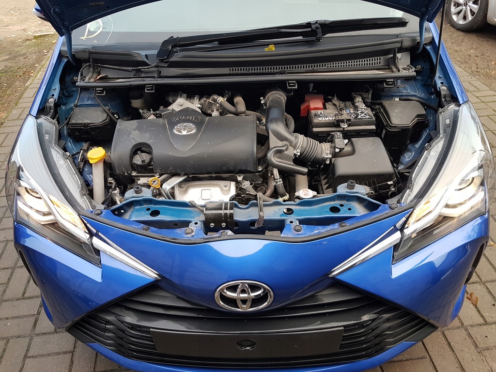 Toyota Yaris III filtr powietrza 1.5 vvti 17-19r