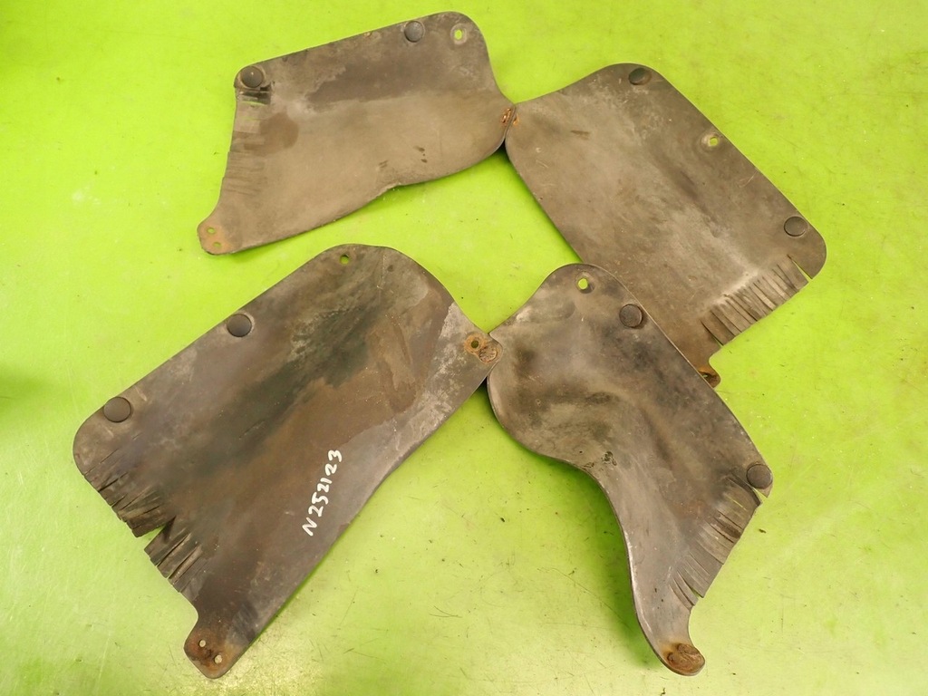 Osłona obudowa guma AUDI 100 C3 1.8 B 89r