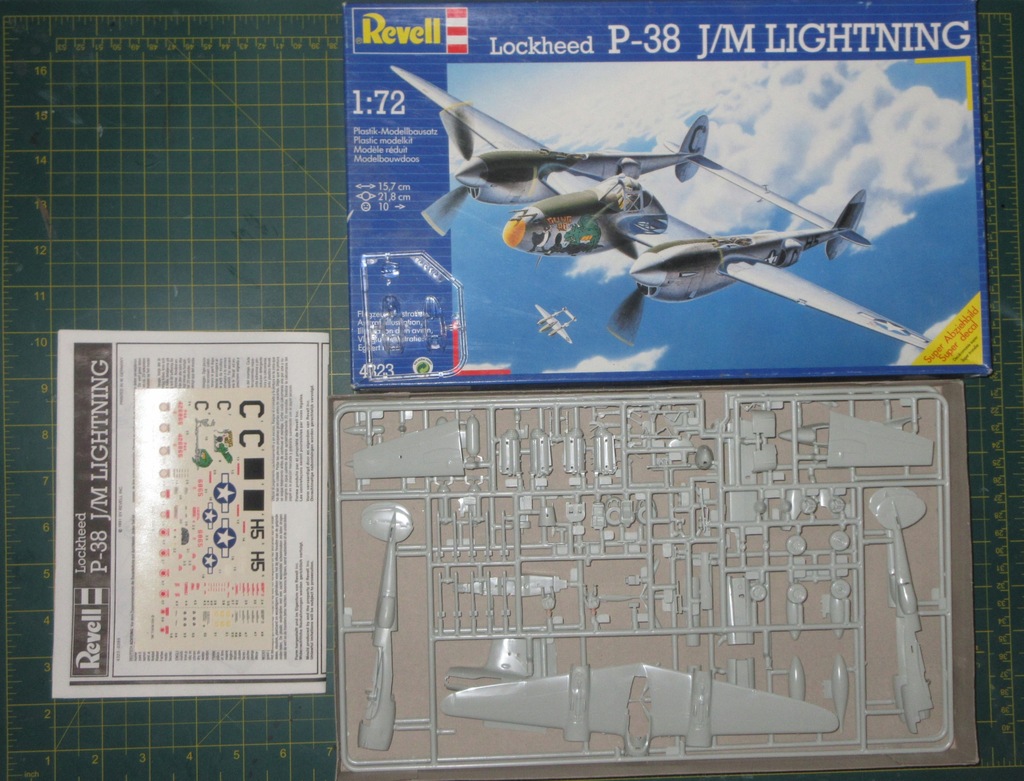 P-38 J/M LIGHTNING | REVELL | 1:72 | KOMPLETNY