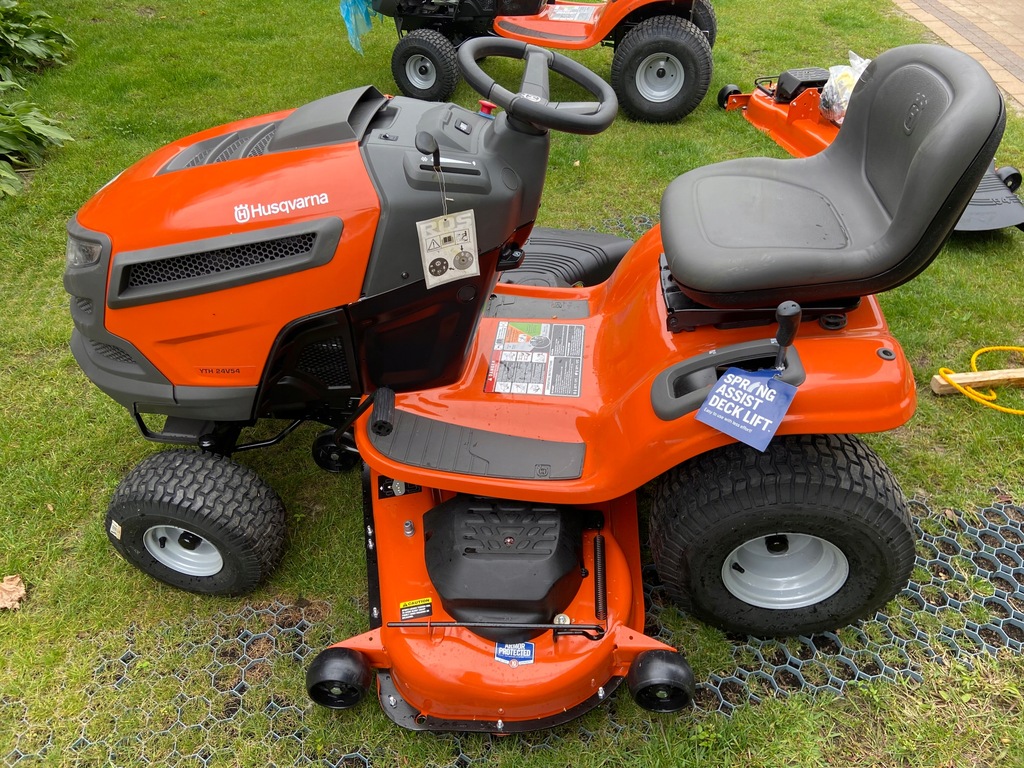 Husqvarna YTH 24v54 traktorek kosiarka 24KM 11100887944 oficjalne