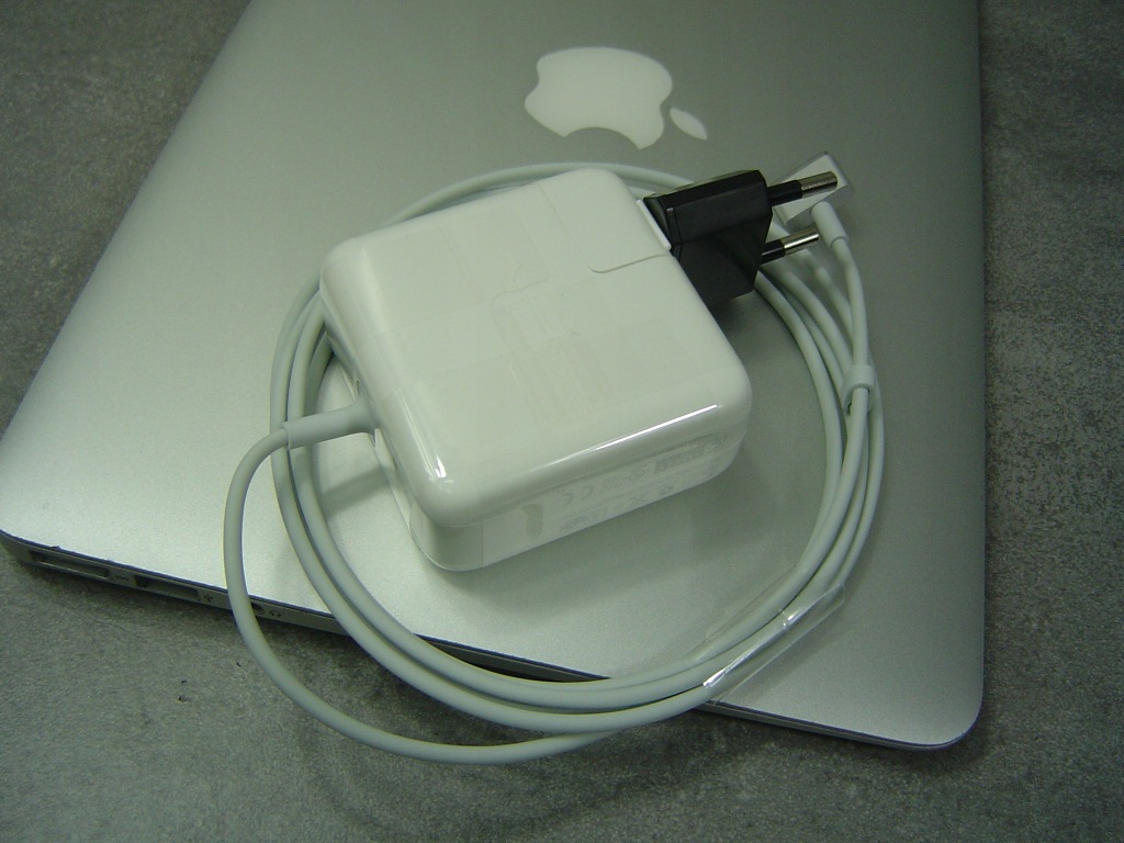 Apple MacBook Air 11'' 1,6 GHz 4GB 128SSD macOS