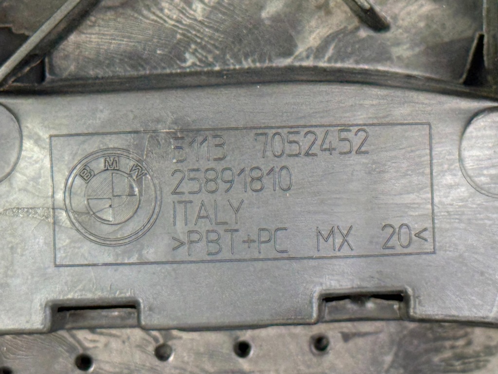BMW X3 E83 Listwa Blenda Klapy Bagażnika Nowa OE 7052452 — zdjęcie 8