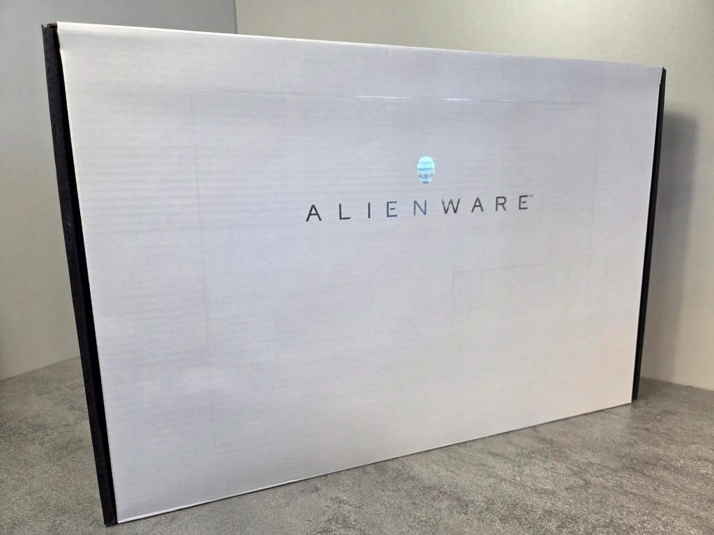 Dell Alienware m18 R2 i9-14900HX 32GB 1TB SSD RTX 4070 QHD+ 165Hz Win11