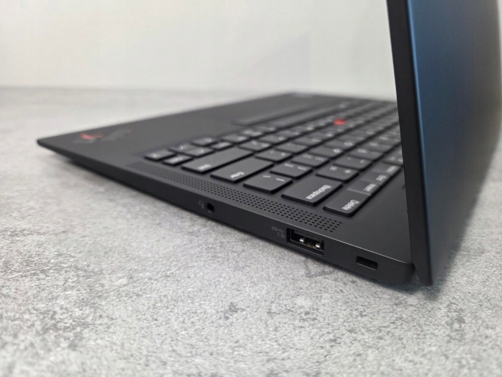Lenovo ThinkPad X1 Carbon Gen 9 i7 16GB 1TB SSD WUXGA IPS 400Nit 11Prof
