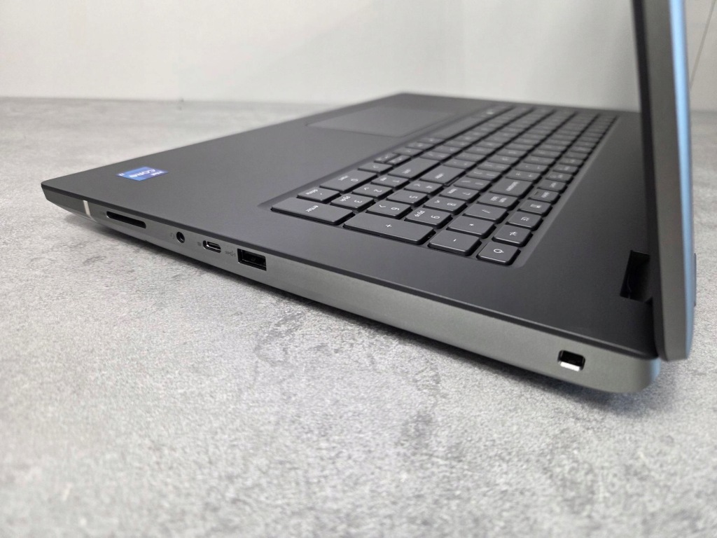 Dell Precision 17 7780 i7-13850HX 32GB 1TB SSD FHD RTX 2000 Ada 11Prof