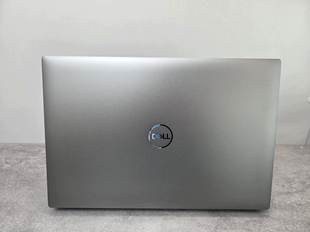 Laptop Dell Precision 5690 Ultra 7 165H 32GB 2TB RTX 5000 Ada OLED 11Prof