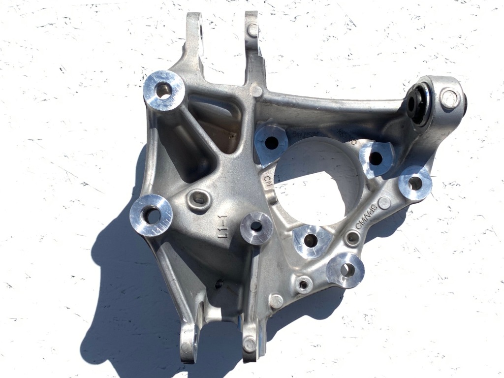 VOLVO XC40 Zwrotnica Lewa Tylna Tył OE 32246249 — zdjęcie 6